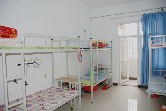 <a href=https://www.211g.cn/tag/henan.html target=_blank class=infotextkey>河南</a>推拿<a href=https://www.211g.cn/tag/zhiye.html target=_blank class=infotextkey>职业</a><a href=https://www.211g.cn/tag/xueyuan.html target=_blank class=infotextkey>学院</a>宿舍条件以及是否配备空调（宿舍图片展示）