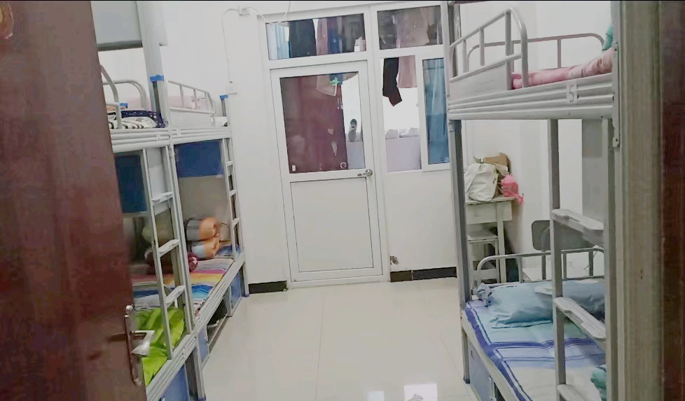 郑州<a href=https://www.211g.cn/tag/youer.html target=_blank class=infotextkey>幼儿</a><a href=https://www.211g.cn/tag/shifan.html target=_blank class=infotextkey>师范</a><a href=https://www.211g.cn/tag/gaodong.html target=_blank class=infotextkey>高等</a>专科<a href=https://www.211g.cn/tag/xuexiao.html target=_blank class=infotextkey>学校</a>宿舍环境