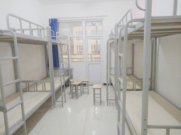 <a href=https://www.211g.cn/tag/hebei.html target=_blank class=infotextkey>河北</a><a href=https://www.211g.cn/tag/gongye.html target=_blank class=infotextkey>工业</a><a href=https://www.211g.cn/tag/zhiye.html target=_blank class=infotextkey>职业</a><a href=https://www.211g.cn/tag/jishu.html target=_blank class=infotextkey>技术</a><a href=https://www.211g.cn/tag/daxue.html target=_blank class=infotextkey>大学</a>宿舍环境一览