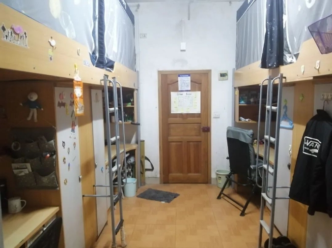 <a href=https://www.211g.cn/tag/sichuan.html target=_blank class=infotextkey>四川</a><a href=https://www.211g.cn/tag/waiguoyu.html target=_blank class=infotextkey>外国语</a><a href=https://www.211g.cn/tag/daxue.html target=_blank class=infotextkey>大学</a>宿舍条件及空调设施介绍（含宿舍图片）