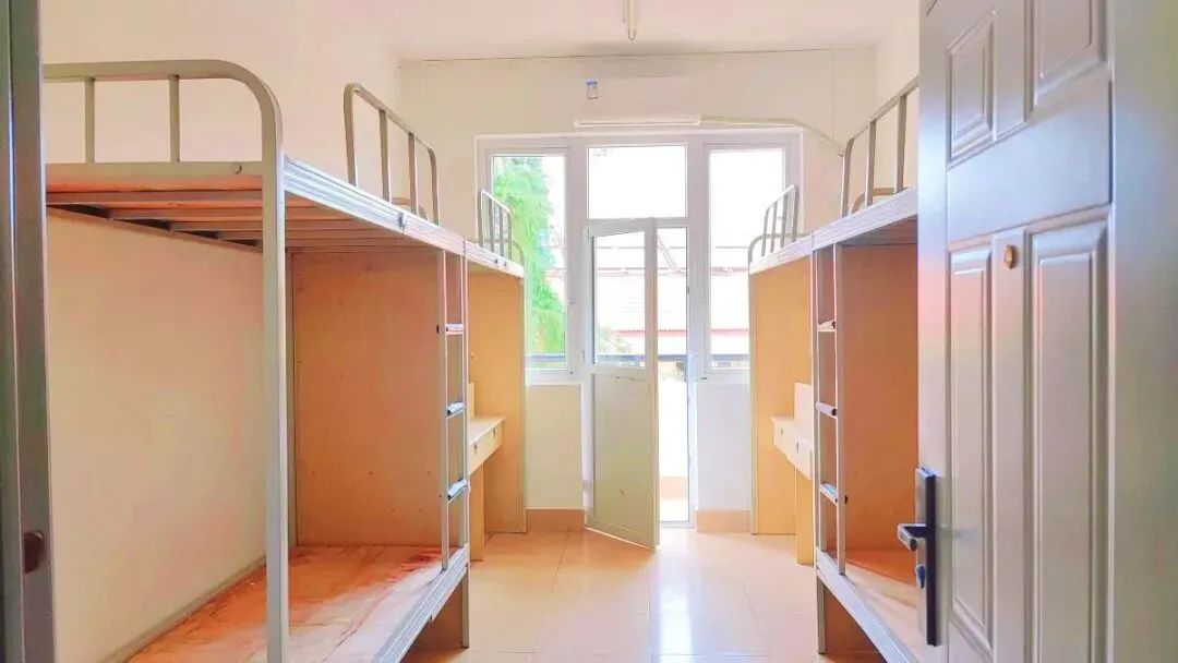 绵阳<a href=https://www.211g.cn/tag/chengshi.html target=_blank class=infotextkey>城市</a><a href=https://www.211g.cn/tag/xueyuan.html target=_blank class=infotextkey>学院</a>宿舍环境展示