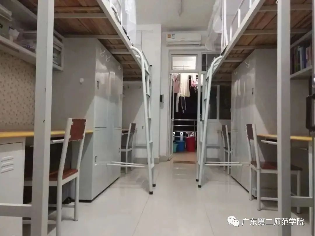 广东第二<a href=https://www.211g.cn/tag/shifan.html target=_blank class=infotextkey>师范</a><a href=https://www.211g.cn/tag/xueyuan.html target=_blank class=infotextkey>学院</a>宿舍条件如何？是否配备空调？（附宿舍照片）