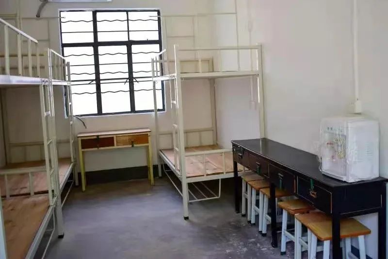 广东水利电力<a href=https://www.211g.cn/tag/zhiye.html target=_blank class=infotextkey>职业</a><a href=https://www.211g.cn/tag/jishu.html target=_blank class=infotextkey>技术</a><a href=https://www.211g.cn/tag/xueyuan.html target=_blank class=infotextkey>学院</a>宿舍设施介绍与空调配置（附宿舍实拍图）