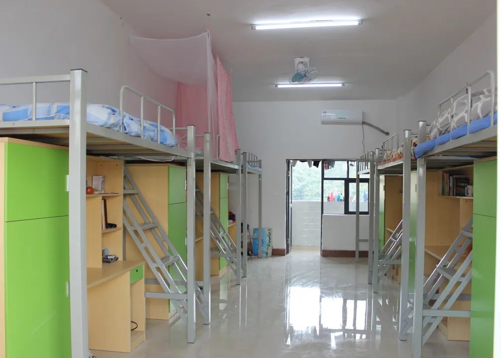 <a href=https://www.211g.cn/tag/guangxi.html target=_blank class=infotextkey>广西</a><a href=https://www.211g.cn/tag/gongcheng.html target=_blank class=infotextkey>工程</a><a href=https://www.211g.cn/tag/zhiye.html target=_blank class=infotextkey>职业</a><a href=https://www.211g.cn/tag/xueyuan.html target=_blank class=infotextkey>学院</a>宿舍条件及设施介绍