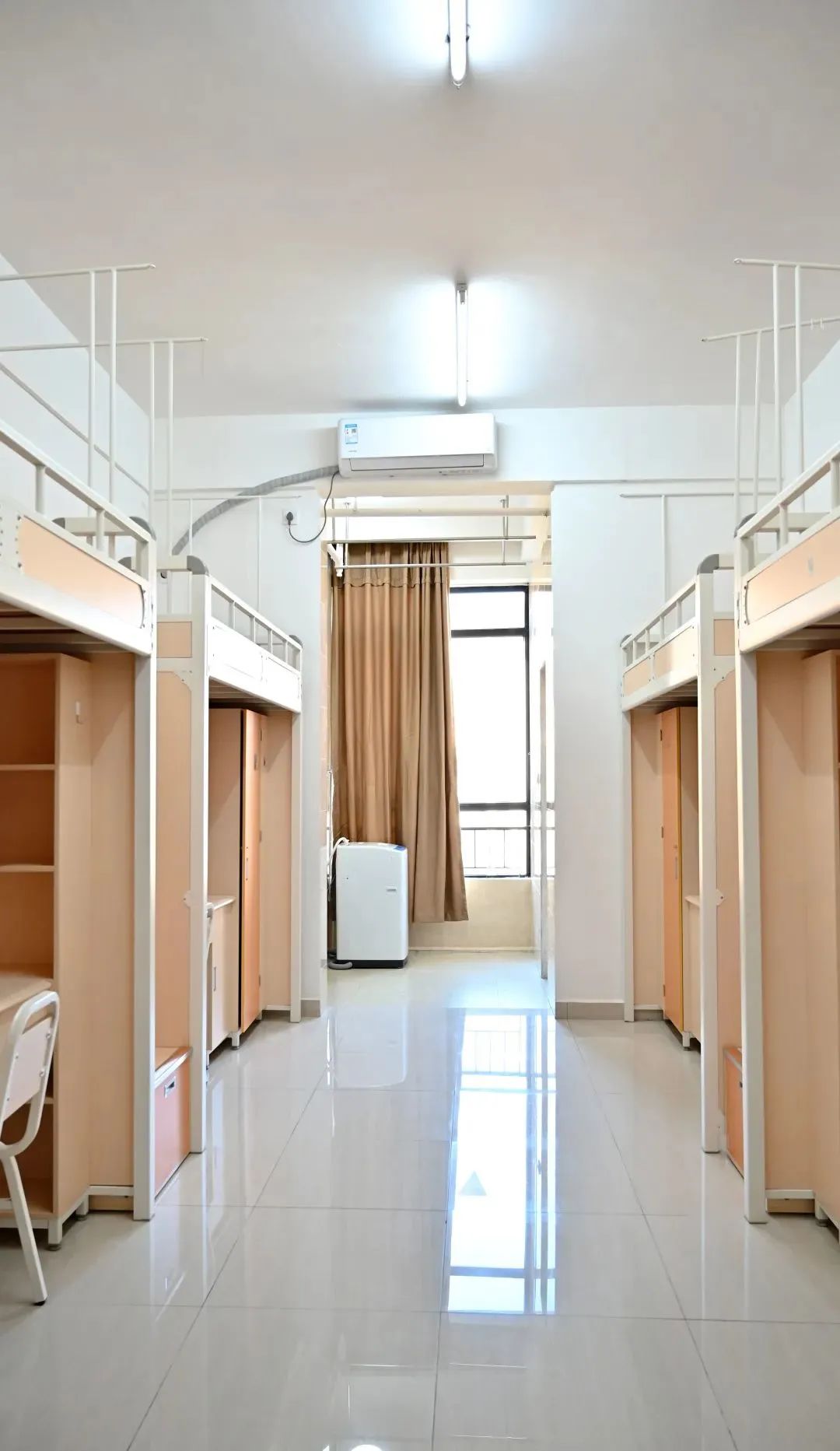 <a href=https://www.211g.cn/tag/sichuan.html target=_blank class=infotextkey>四川</a><a href=https://www.211g.cn/tag/chengshi.html target=_blank class=infotextkey>城市</a><a href=https://www.211g.cn/tag/zhiye.html target=_blank class=infotextkey>职业</a><a href=https://www.211g.cn/tag/xueyuan.html target=_blank class=infotextkey>学院</a>宿舍环境一览，带空调吗？（附宿舍实景图）