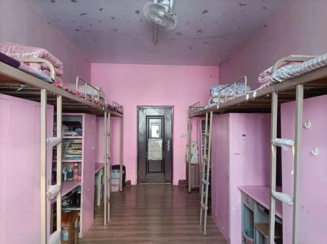 信阳<a href=https://www.211g.cn/tag/xueyuan.html target=_blank class=infotextkey>学院</a>宿舍图片