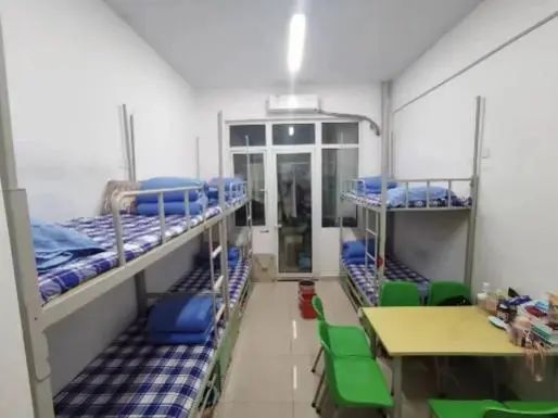 <a href=https://www.211g.cn/tag/qingdao.html target=_blank class=infotextkey>青岛</a><a href=https://www.211g.cn/tag/youer.html target=_blank class=infotextkey>幼儿</a><a href=https://www.211g.cn/tag/shifan.html target=_blank class=infotextkey>师范</a><a href=https://www.211g.cn/tag/gaodong.html target=_blank class=infotextkey>高等</a>专科<a href=https://www.211g.cn/tag/xuexiao.html target=_blank class=infotextkey>学校</a>宿舍设施及环境解析
