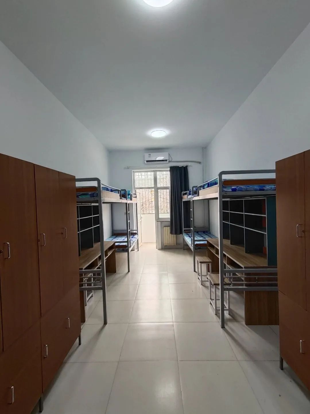 <a href=https://www.211g.cn/tag/shanxi2.html target=_blank class=infotextkey>山西</a><a href=https://www.211g.cn/tag/guanli.html target=_blank class=infotextkey>管理</a><a href=https://www.211g.cn/tag/zhiye.html target=_blank class=infotextkey>职业</a><a href=https://www.211g.cn/tag/xueyuan.html target=_blank class=infotextkey>学院</a>宿舍环境介绍，包括空调等设施