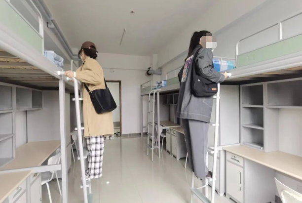 <a href=https://www.211g.cn/tag/neimenggu.html target=_blank class=infotextkey>内蒙古</a><a href=https://www.211g.cn/tag/yishu.html target=_blank class=infotextkey>艺术</a><a href=https://www.211g.cn/tag/xueyuan.html target=_blank class=infotextkey>学院</a>宿舍环境