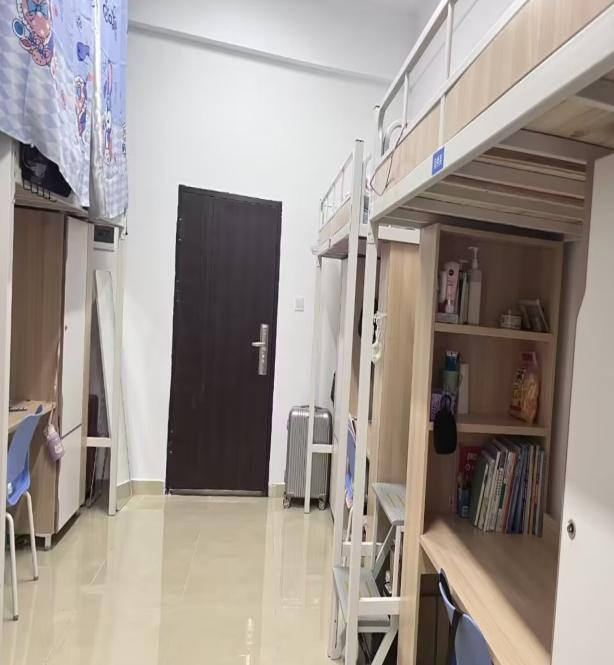 <a href=https://www.211g.cn/tag/guizhou.html target=_blank class=infotextkey>贵州</a><a href=https://www.211g.cn/tag/zhongyi.html target=_blank class=infotextkey>中医</a>药<a href=https://www.211g.cn/tag/daxue.html target=_blank class=infotextkey>大学</a>宿舍内部