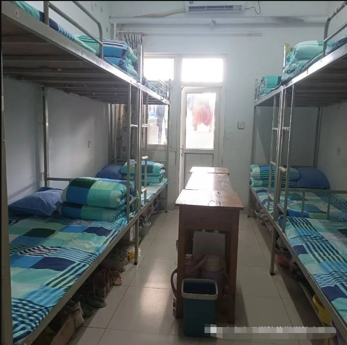 <a href=https://www.211g.cn/tag/shandong.html target=_blank class=infotextkey>山东</a>女子<a href=https://www.211g.cn/tag/xueyuan.html target=_blank class=infotextkey>学院</a>宿舍条件，配备空调及其他设施