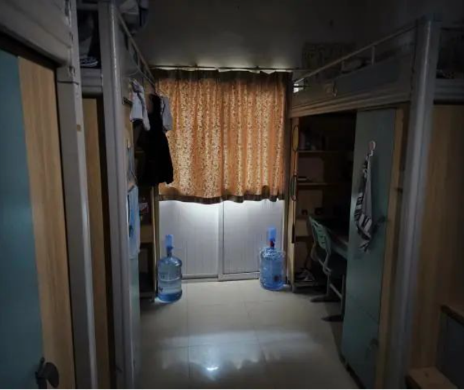 <a href=https://www.211g.cn/tag/gansu.html target=_blank class=infotextkey>甘肃</a>财贸<a href=https://www.211g.cn/tag/zhiye.html target=_blank class=infotextkey>职业</a><a href=https://www.211g.cn/tag/xueyuan.html target=_blank class=infotextkey>学院</a>宿舍环境和设施介绍