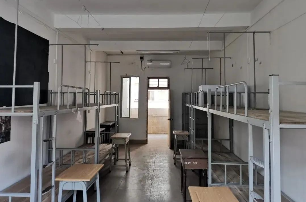湛江<a href=https://www.211g.cn/tag/youer.html target=_blank class=infotextkey>幼儿</a><a href=https://www.211g.cn/tag/shifan.html target=_blank class=infotextkey>师范</a>专科<a href=https://www.211g.cn/tag/xuexiao.html target=_blank class=infotextkey>学校</a>宿舍环境及空调设施介绍